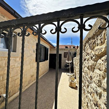 Studio Apartment Matoni Postira Dış mekan fotoğraf